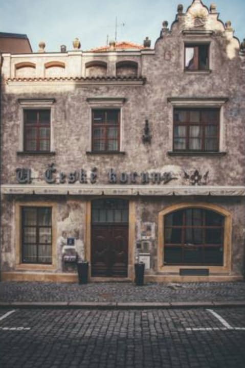 Außenansicht Hotel u České koruny