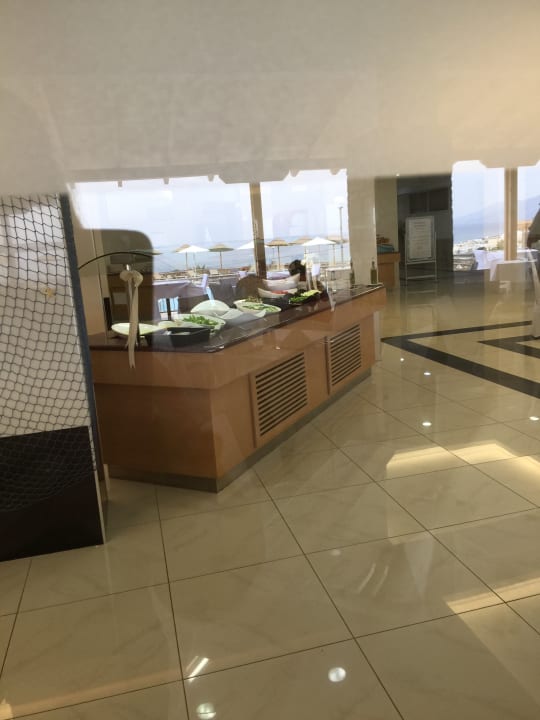 Restaurant Grand Blue Beach Hotel