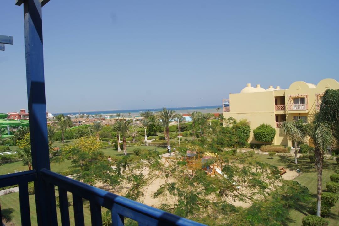 Widok z pokoju  Titanic Beach Spa & Aqua Park