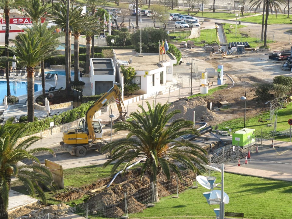 Baustelle vor dem Hotel Hipotels Cala Millor Park