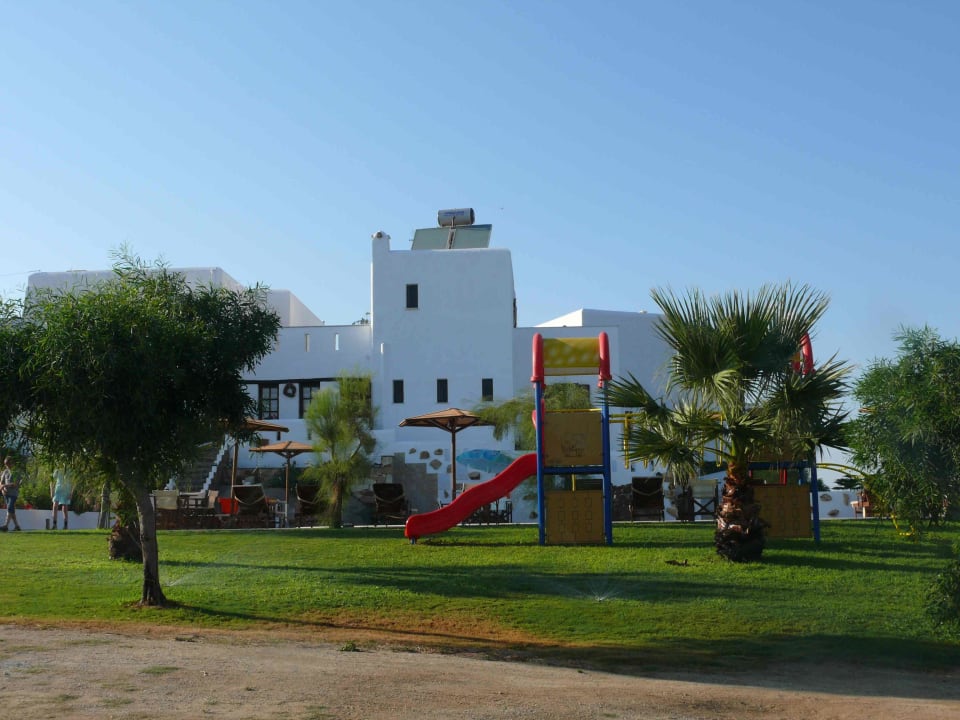 L'hôtel et l'aire de jeux Apartments Naxos Kalimera