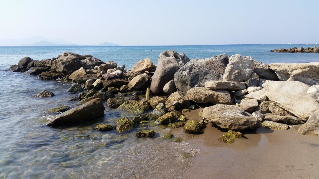 Felsen Porto Bello Beach