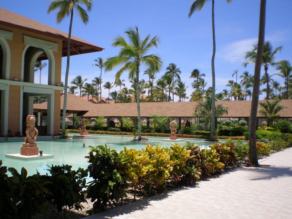 Gang zum Restaurant Majestic Colonial Punta Cana