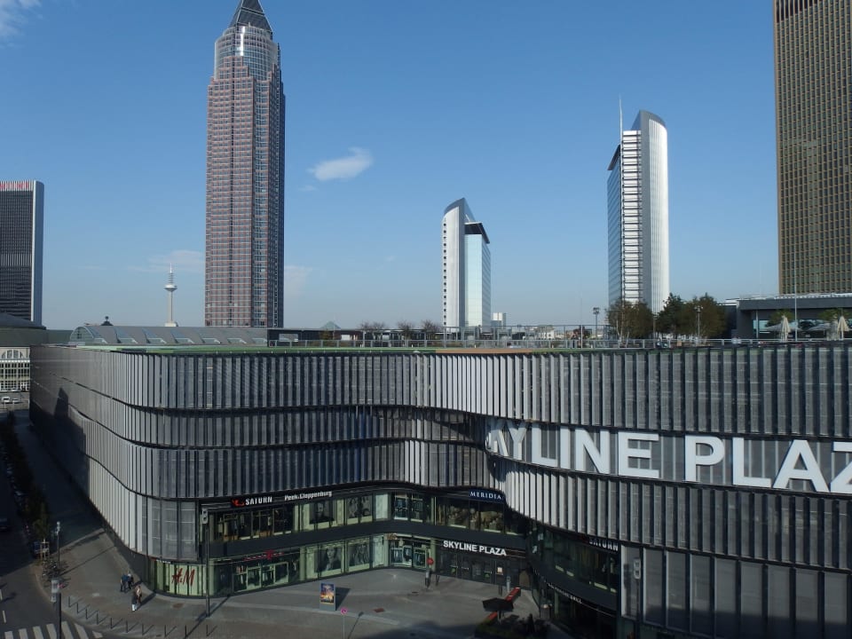 Ausblick vom Zimmer in der 7.Etage Motel One Frankfurt-Messe