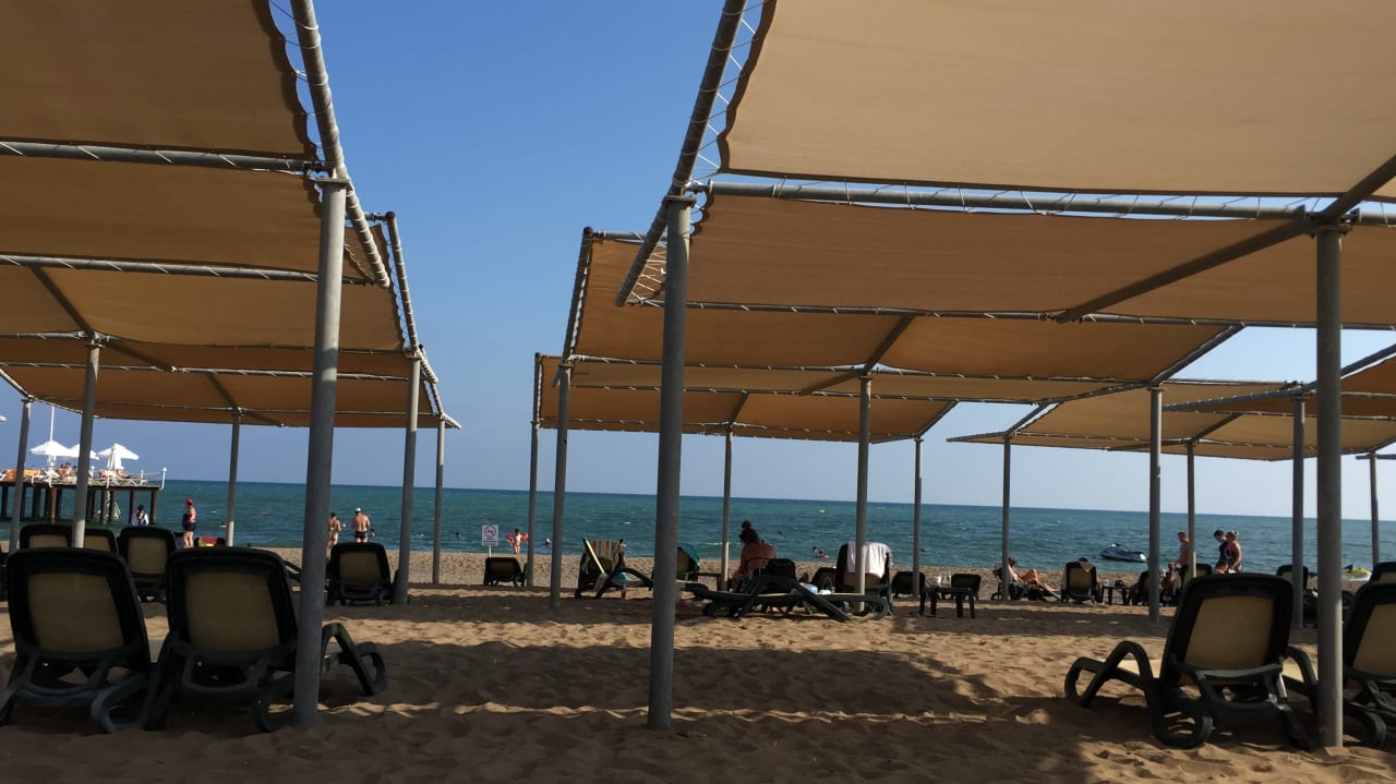 Strand Royal Wings Hotel