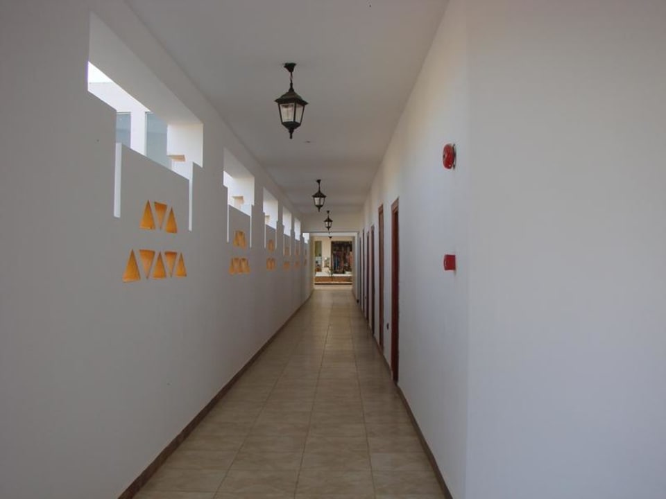 Korytarz Three Corners Equinox Beach Resort