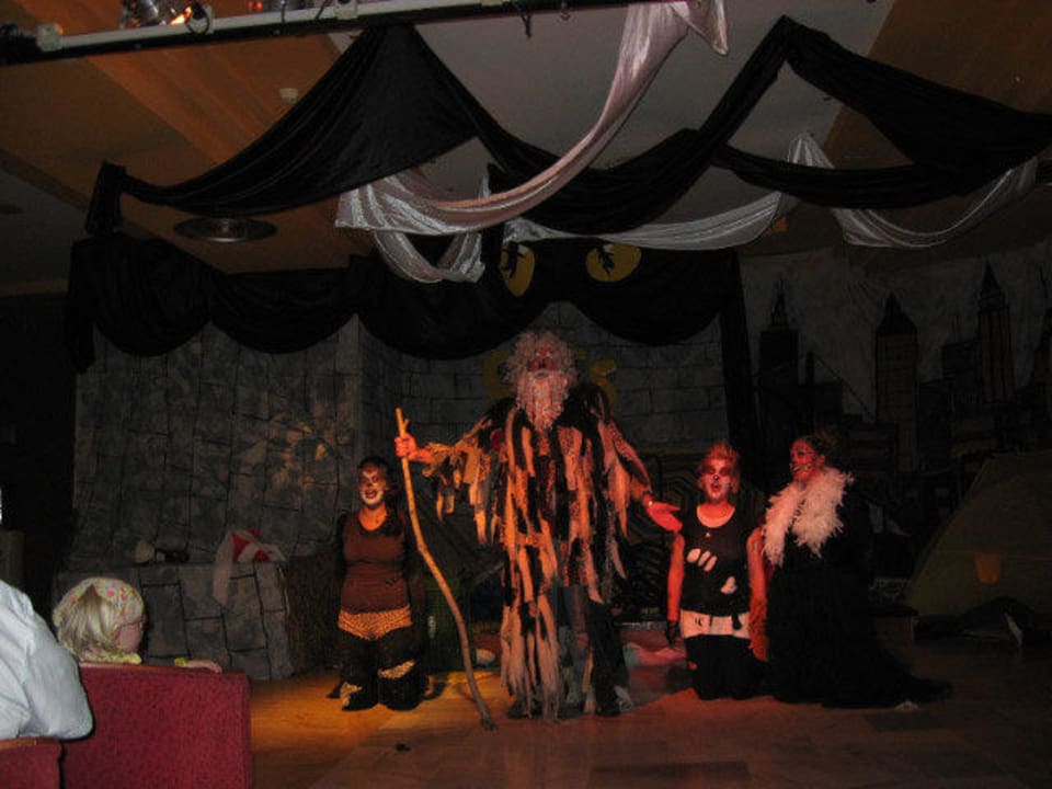 Abendunterhaltung Musical Cats Chatur Playa Real Resort