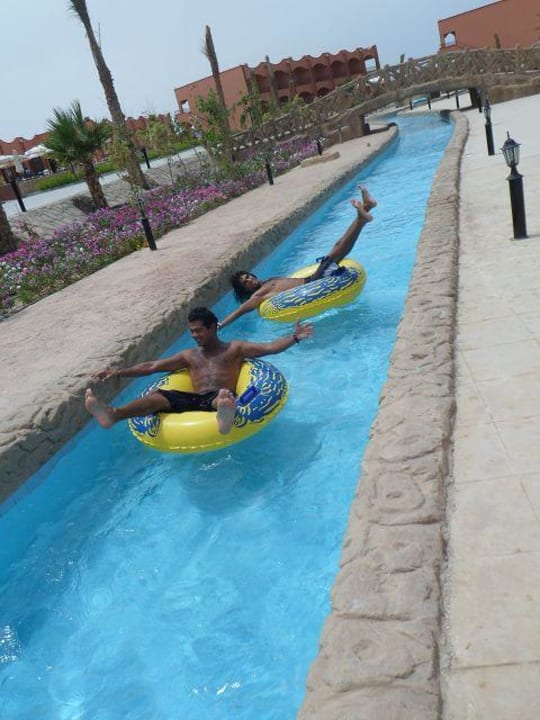Animation im Lazy River  Three Corners Happy Life Beach Resort