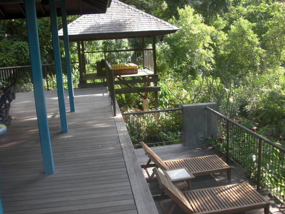 Veranda, Liegestühle und Tagesbett Four Seasons Resort Seychelles