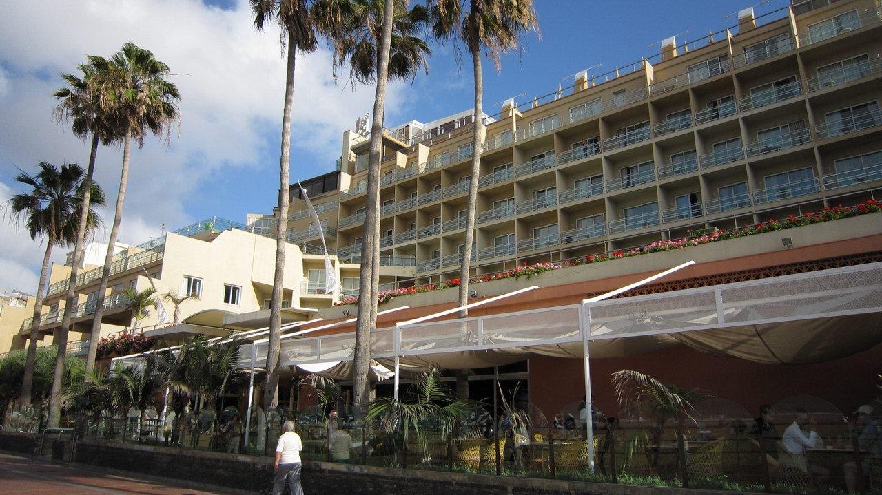 Walkway view Bull Reina Isabel & Spa