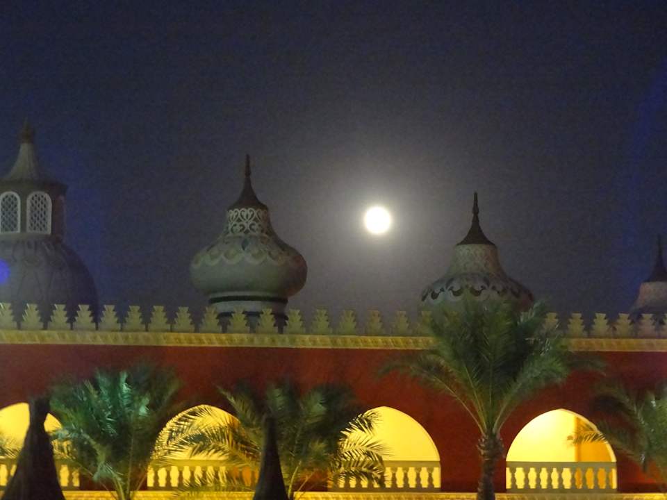 Vollmond in Ägypten  Pickalbatros Alf Leila Wa Leila Resort - Neverland Hurghada