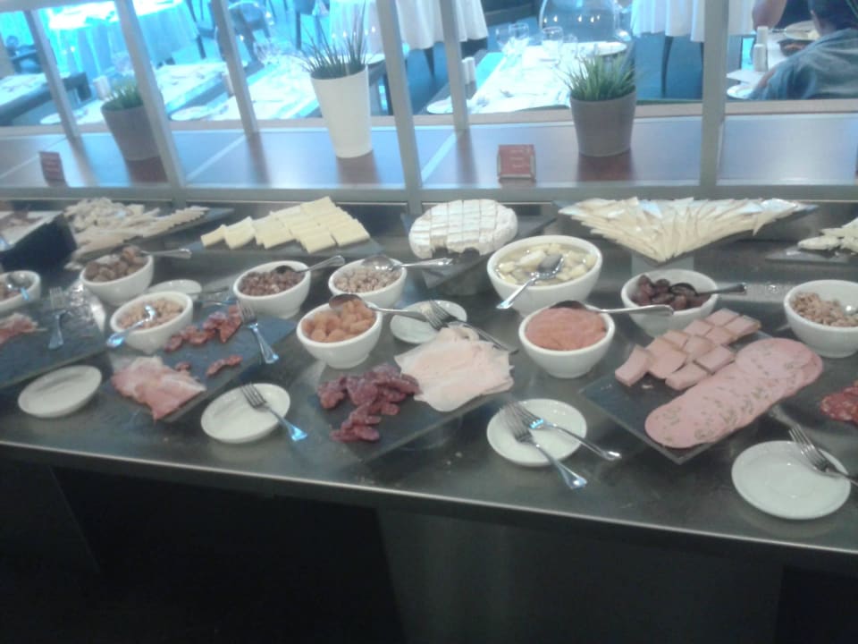 Buffet Salobre Hotel Resort & Serenity