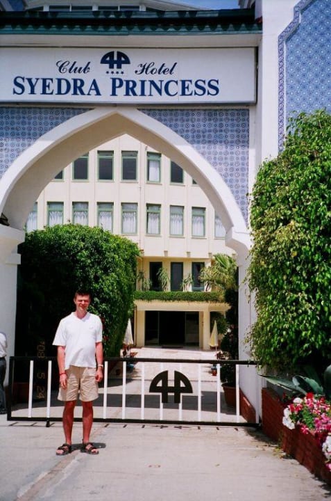 Въезд в отель Hotel Syedra Princess