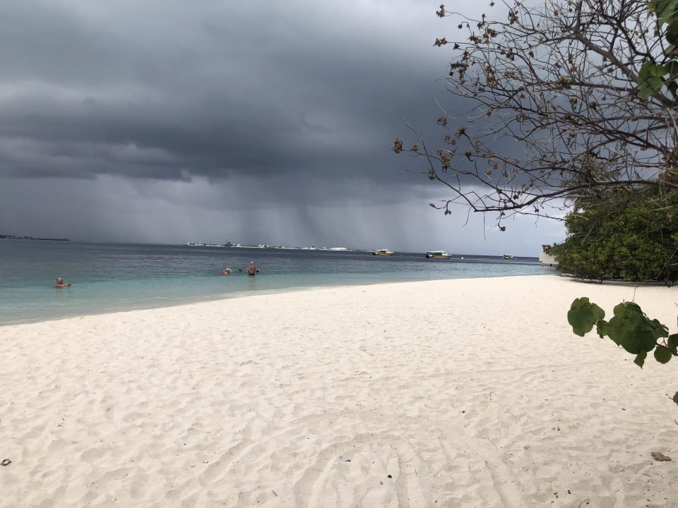 Strand Embudu Village