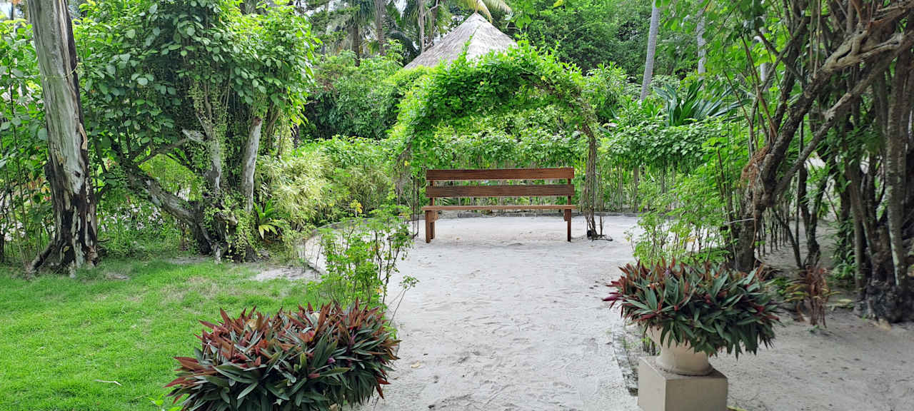 Gartenanlage Adaaran Select Meedhupparu Island Resort - Premium All Inclusive