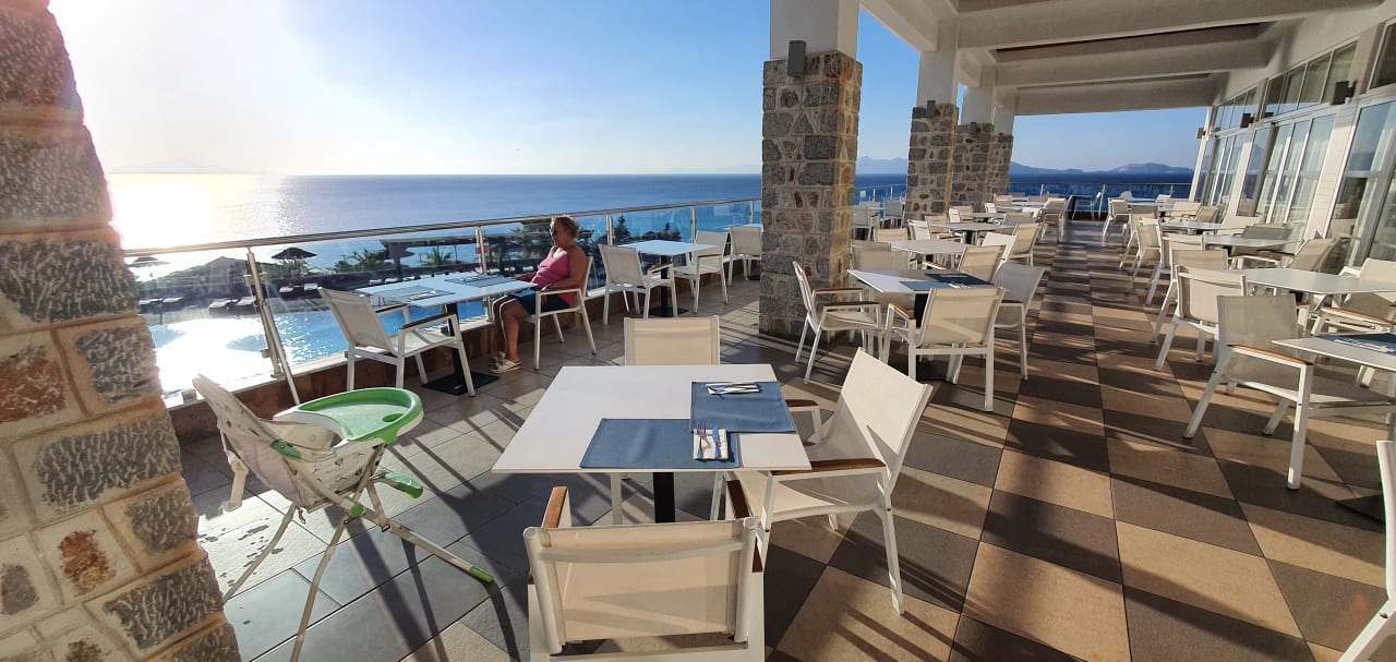 Gastro Grand Blue Beach Hotel
