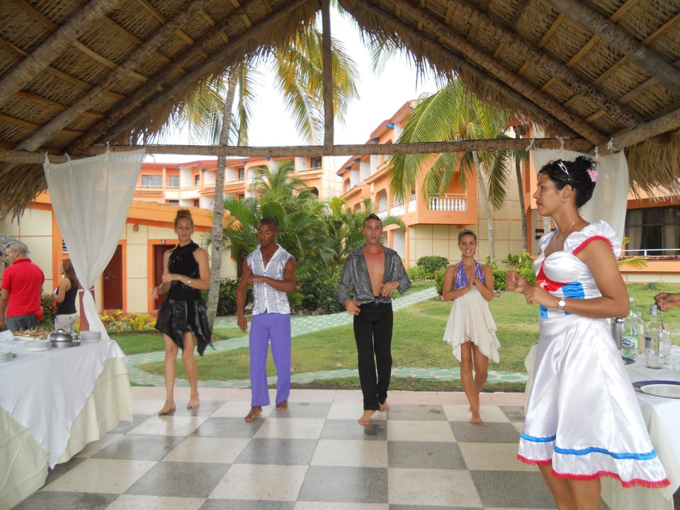 Animateure im Gazebo Sol Rio De Luna y Mares