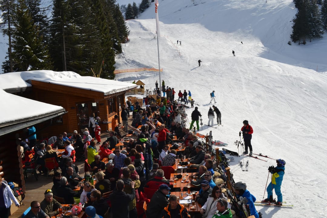 "Gartenterrasse direkt an der Piste" Berghotel Alpina am Pizol (Vilters