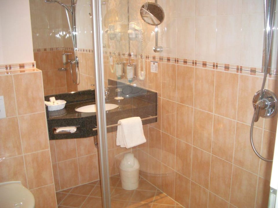 Bad von Zimmer 405 Best Western Plus Hotel Erb