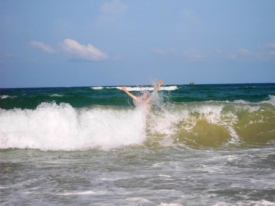 Hohe Wellen dank Atlantik Wyndham Alltra Punta Cana
