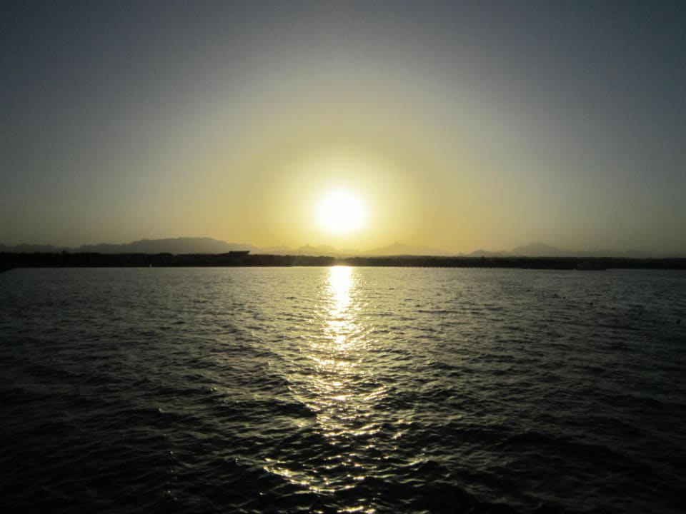 Закат (вид с пантона) Stella Beach Resort & Spa Makadi Bay