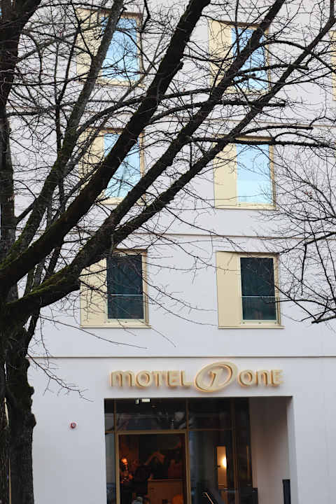 Außenansicht Motel One Würzburg