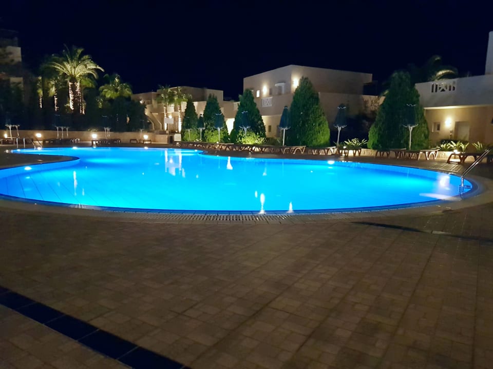 Pool Grand Hotel Holiday Resort