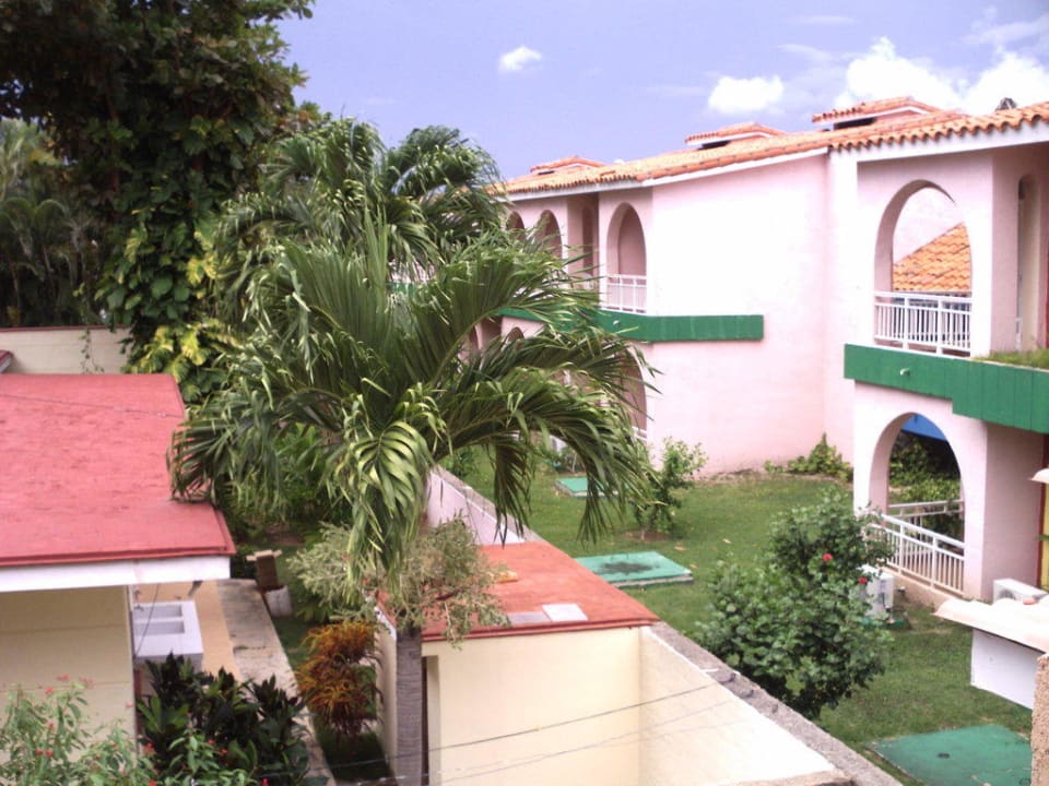 Ausblick vom Zimmer in die Gartenanlagen Starfish Cuatro Palmas