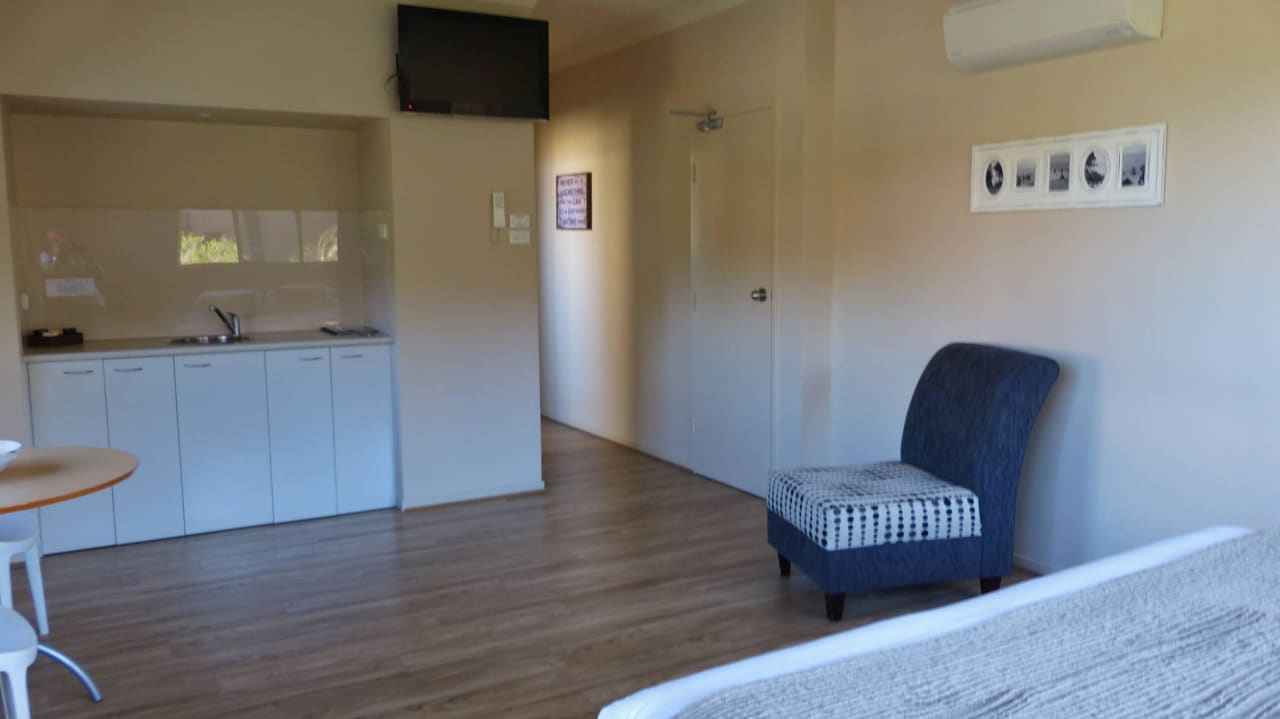 King Stdio Marty's @ Little Beach