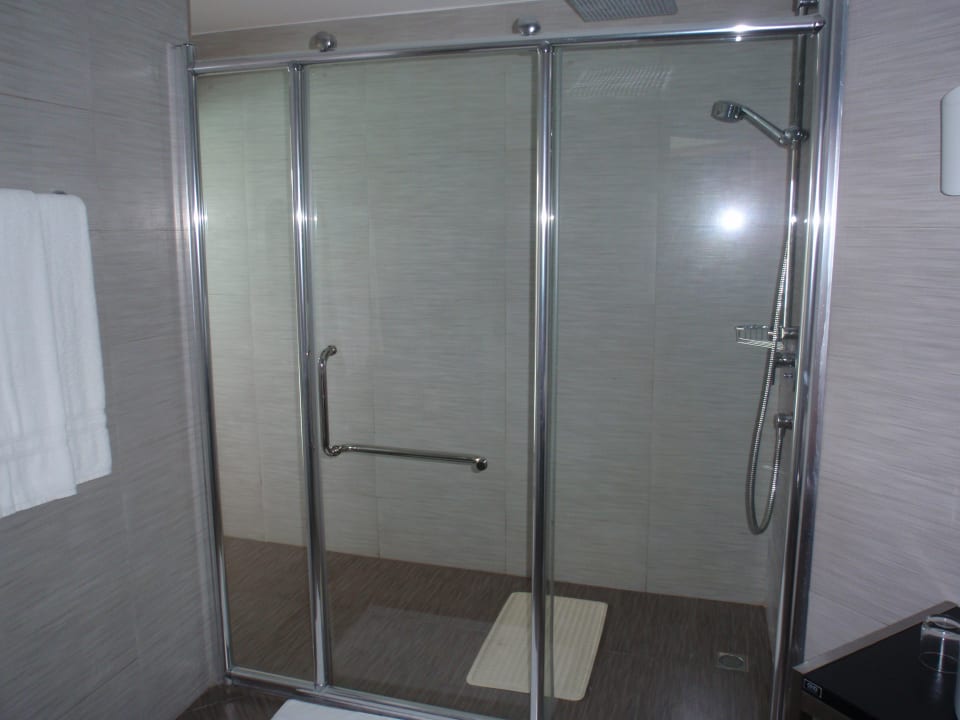 Grosse Aussendusche Kuramathi Maldives