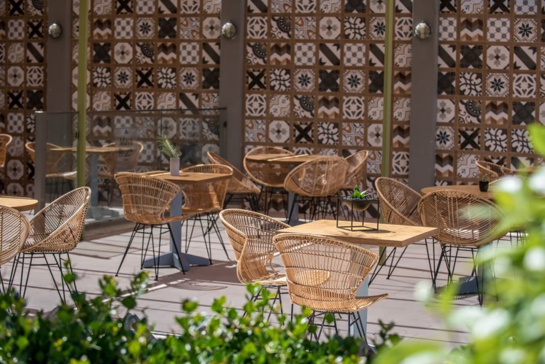 Gastro Enorme Maya Beach