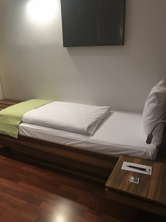 Zimmer AMH Airport-Messe-Hotel Stuttgart