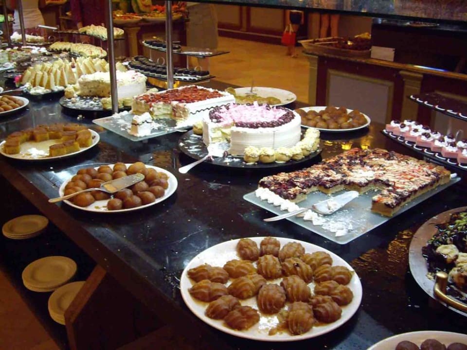 Buffet für Naschkatzen Botanik Hotel & Resort