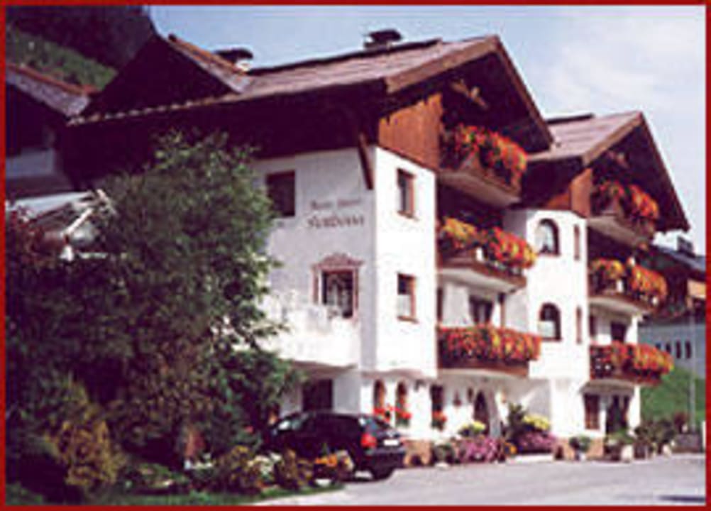 Sommer Außenansicht Hotel Garni Kardona