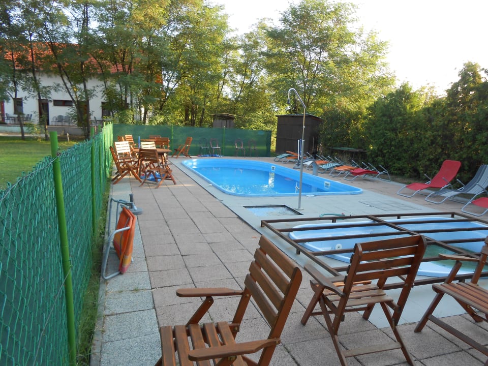 Garten mit Pool Rabensteiner Apartman Pension