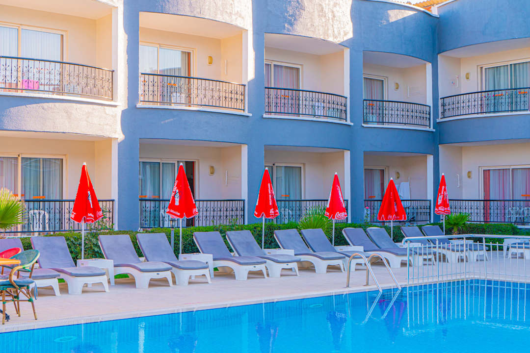 Außenansicht Sayanora Hotel