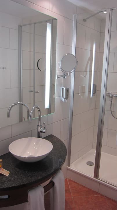 Duschbad BLOCK Hotel & Living