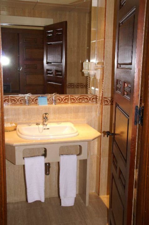 Badezimmer Zimmer 421 BLUESEA Gran Cervantes