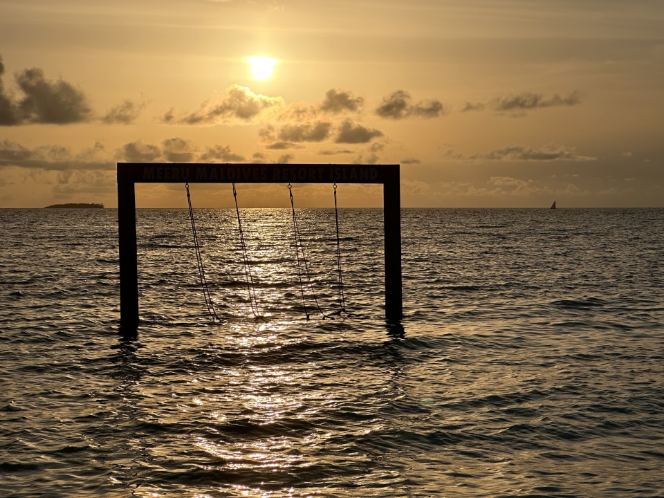 Strand Meeru Maldives Resort Island