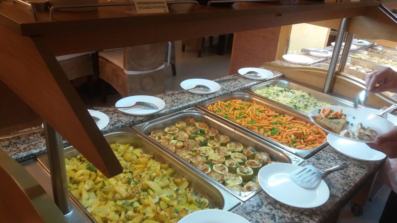 Gastro Laguna Beach Resort & Spa