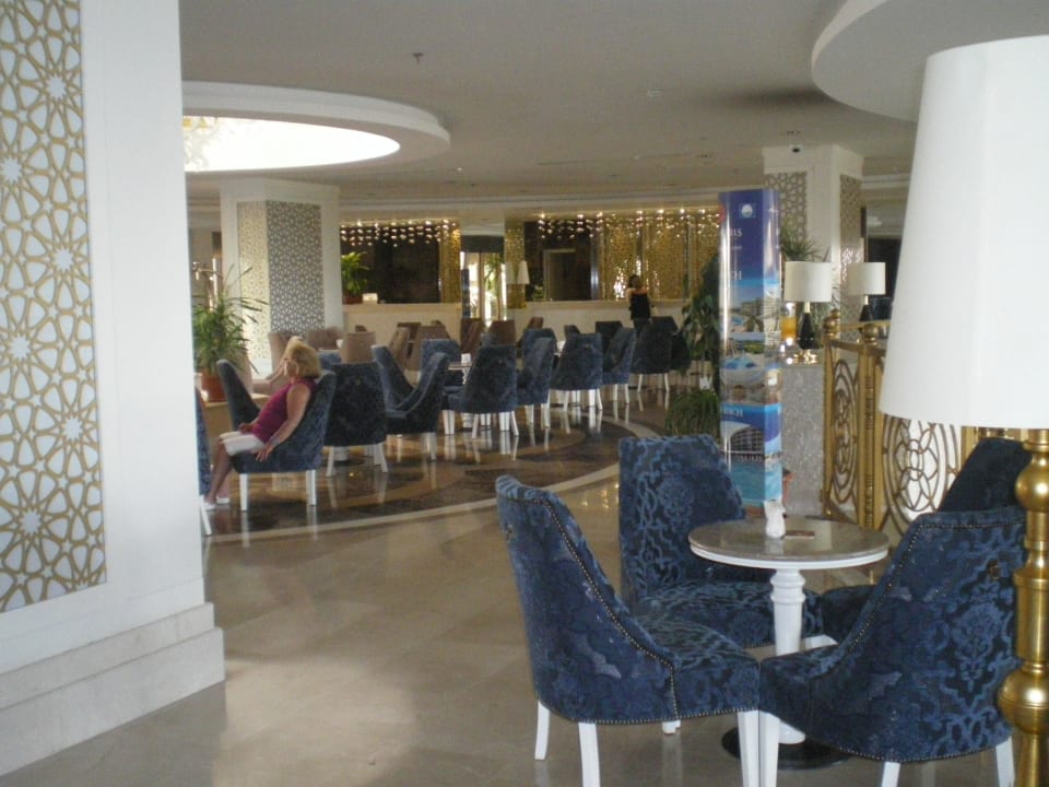 Sitzgelegenheiten in der Lobbybar Seamelia Beach Resort