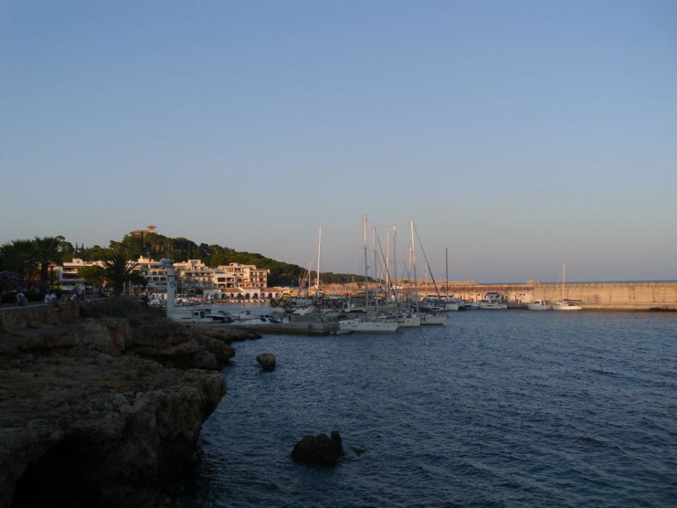 Richtung Hafen Hotel Na Forana