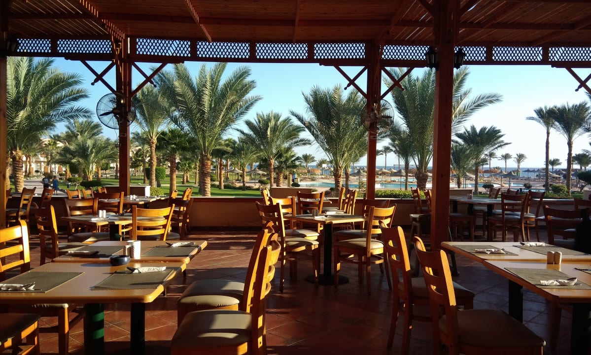 Gastro Three Corners Sea Beach Resort