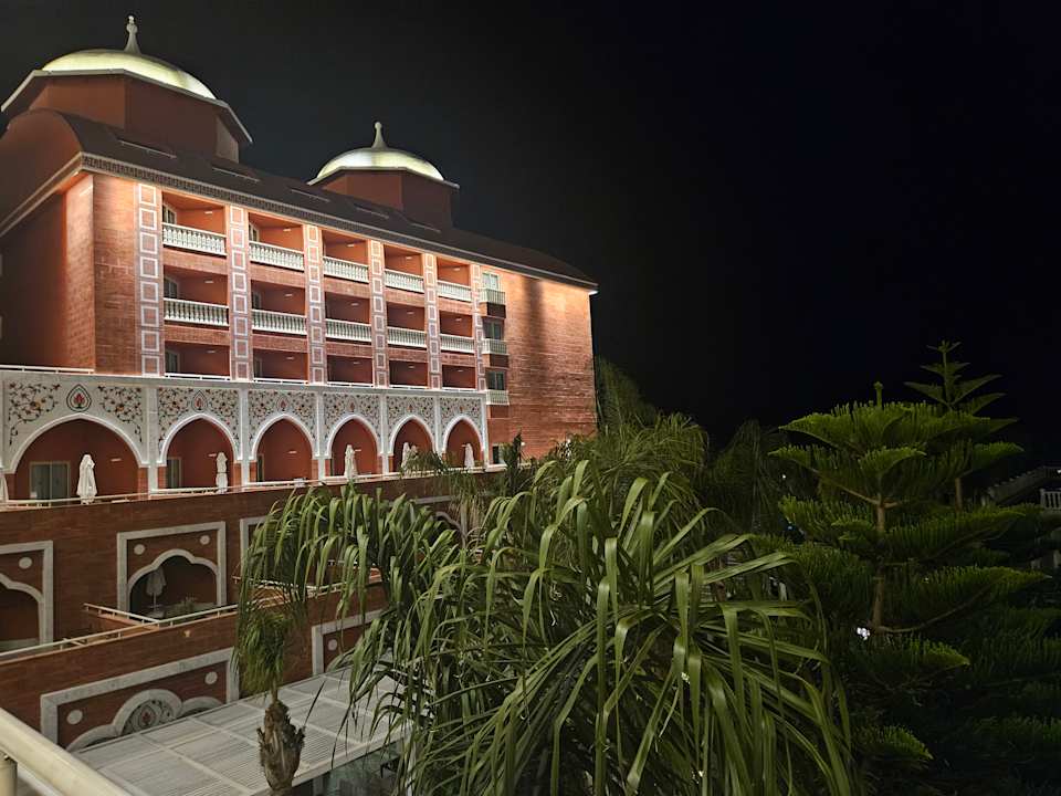 Außenansicht Royal Taj Mahal Hotel