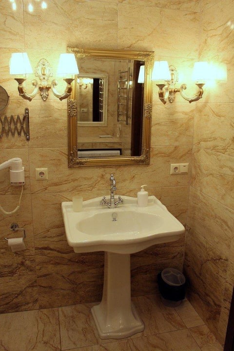 Badezimmer im Luxury Studio Apartment Apart-Hotel Theatre