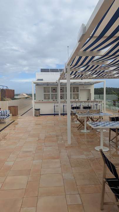 Pool Amarello Hotel Praia Santo André, Tapestry Collection by Hilton