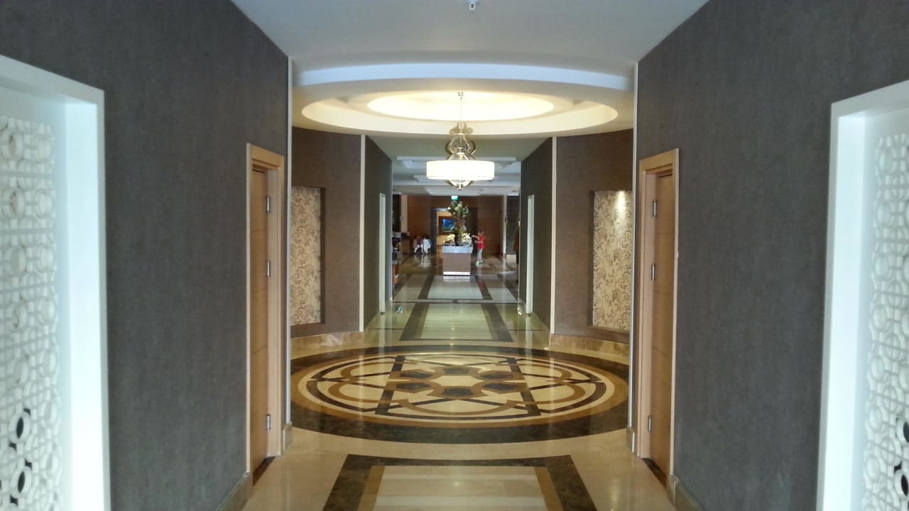 Gang in het restaurant Side Mare Resort & Spa