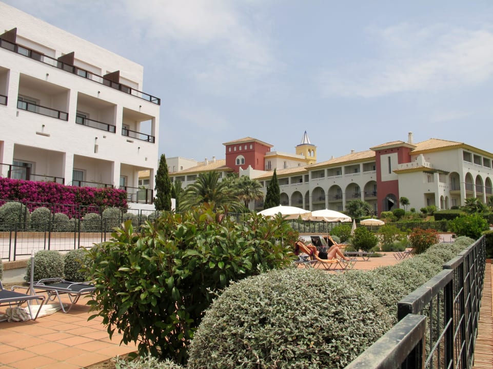 Links: Fuerte Costa Luz - Rechts: Fuerte Conil Fuerte Conil-Resort