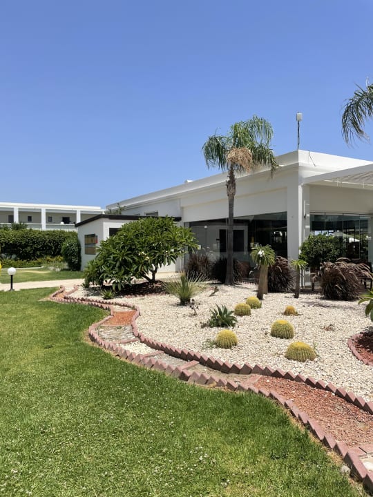 Gartenanlage Asterias Beach Resort