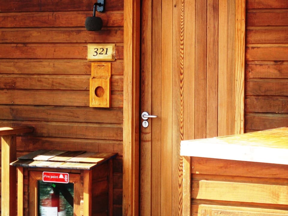 Eingang unsere Jacuzzi Water Villa Meeru Maldives Resort Island